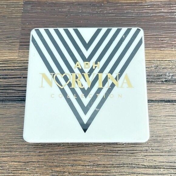 Anastasia Beverly Hills Mini NORVINA Pro Pigment Vol. 1 Palette New in Box - Picture 3 of 6
